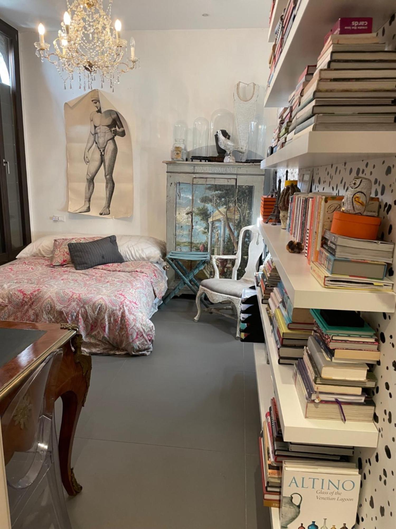 Homestay Cats And Antiques In Private Venice